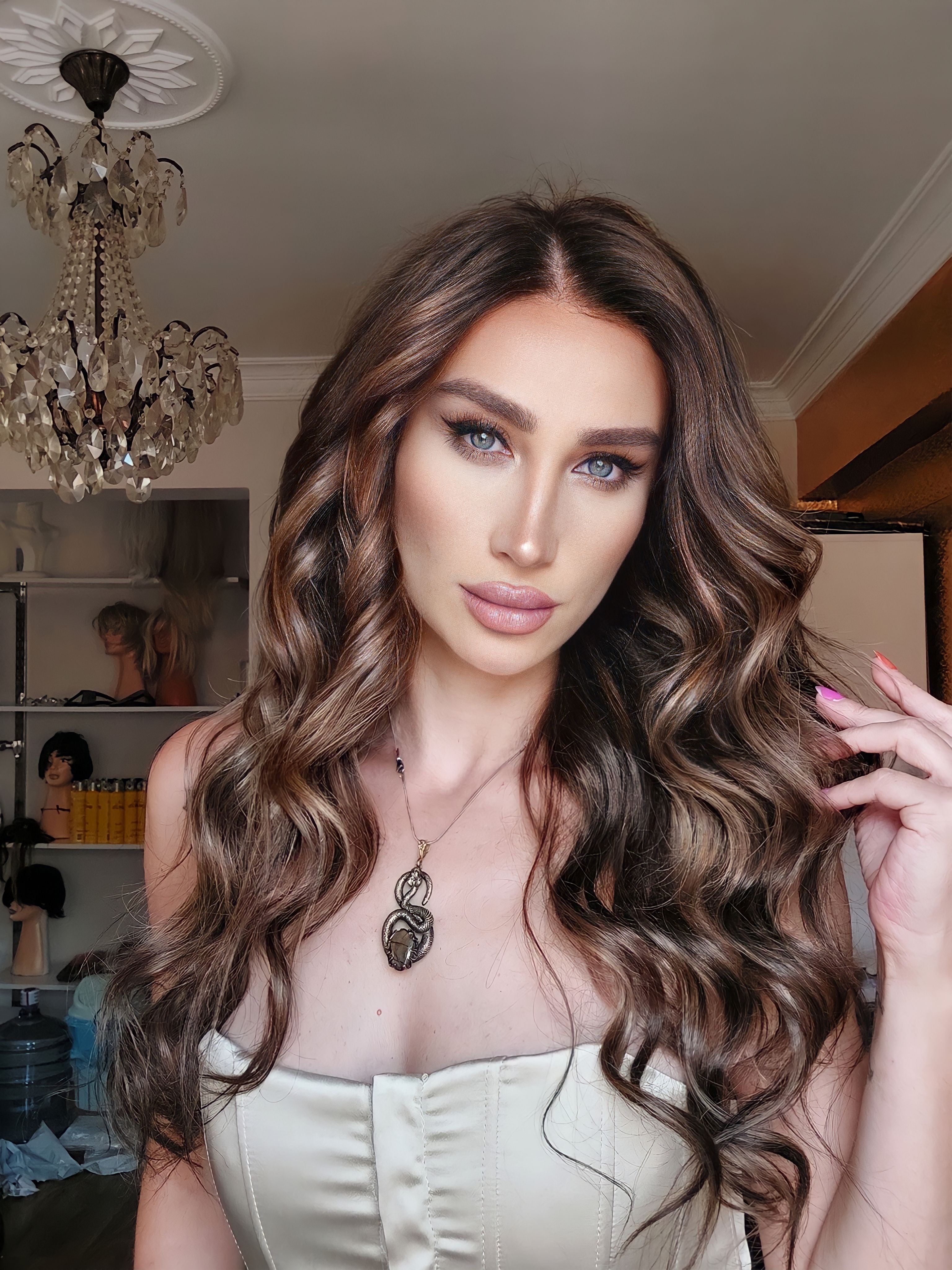 ANASTASIA KOYU KUMRAL SARIŞIN BALYAJ DANTEL PERUK ÜNİTESİ