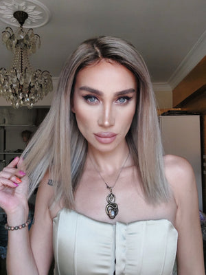 EMMA KUMRAL DİPLİ SARIŞIN RÖFLELİ DANTEL PERUK ÜNİTESİ