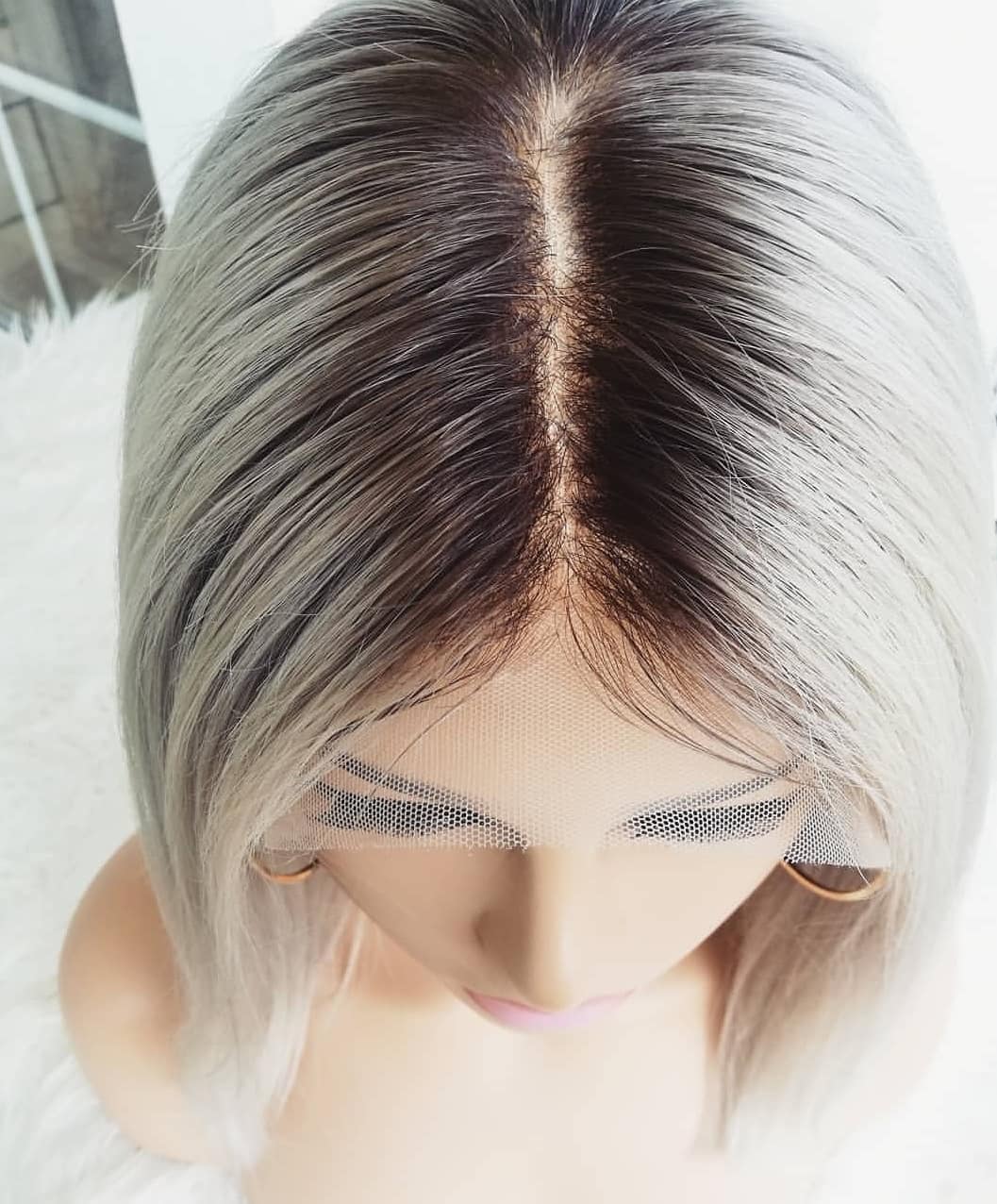 KIM K. GRİ SARIŞIN BOB RÖFLELİ DANTEL PERUK ÜNİTESİ
