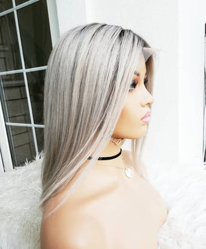 KIM K. GRİ SARIŞIN BOB RÖFLELİ DANTEL PERUK ÜNİTESİ