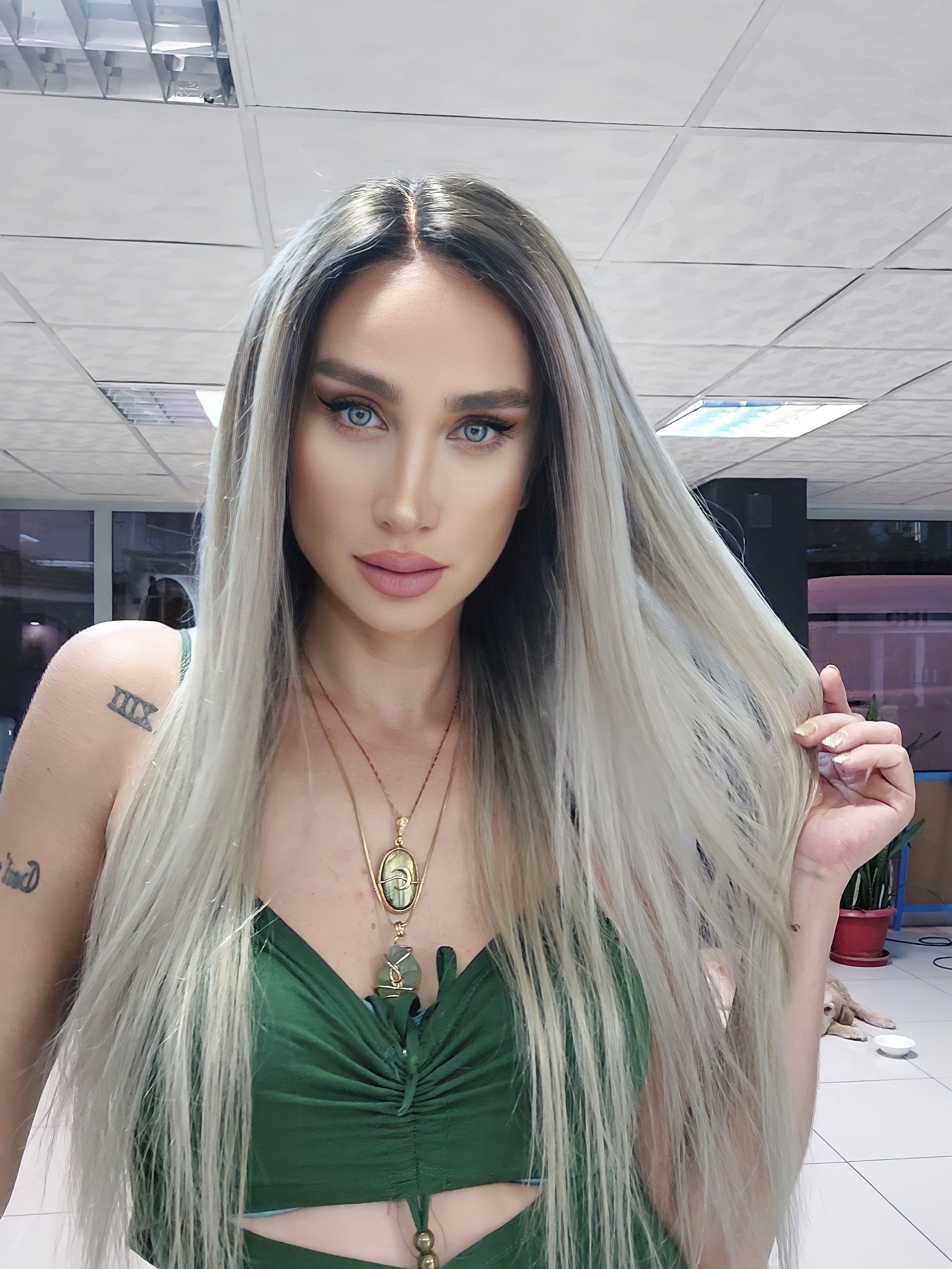 VICTORIA PLATİN SARIŞIN OMBRE DANTEL PERUK ÜNİTESİ