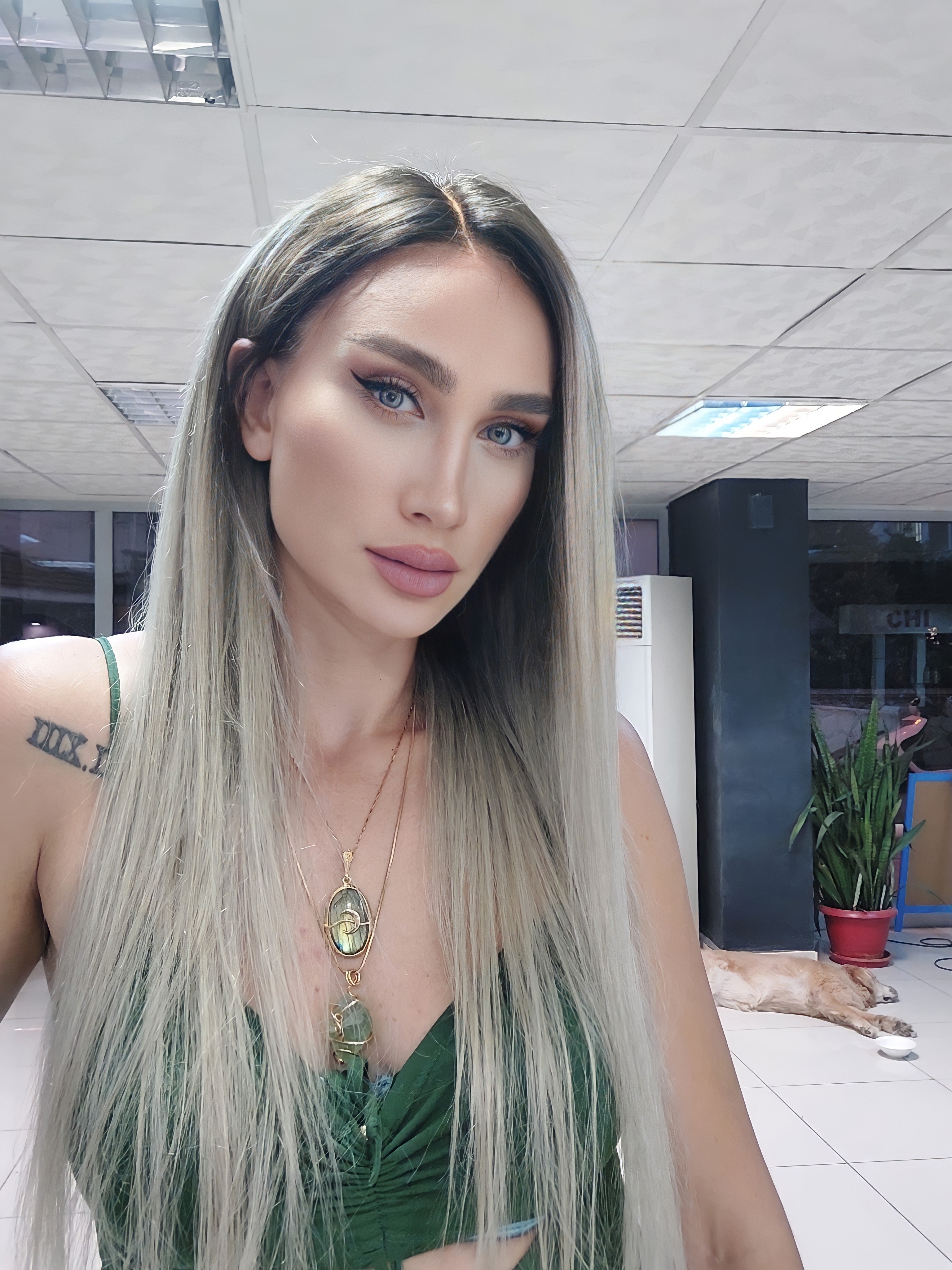 VICTORIA PLATİN SARIŞIN OMBRE DANTEL PERUK ÜNİTESİ