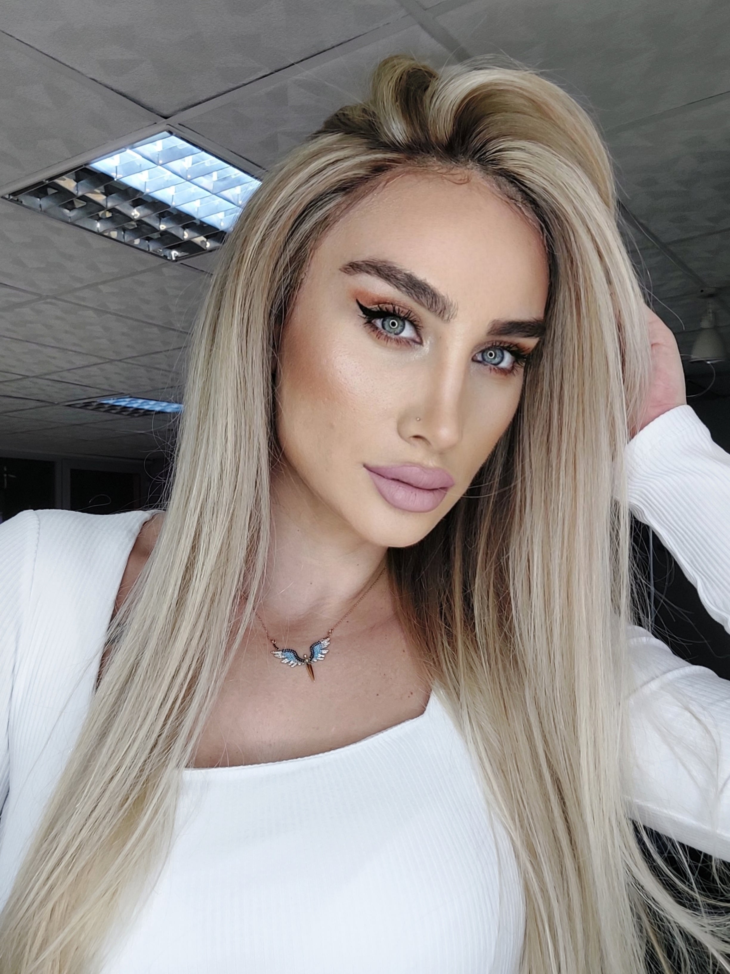 ANASTASIA BEBEK PLATİN SARIŞIN RÖFLELİ DANTEL PERUK ÜNİTESİ