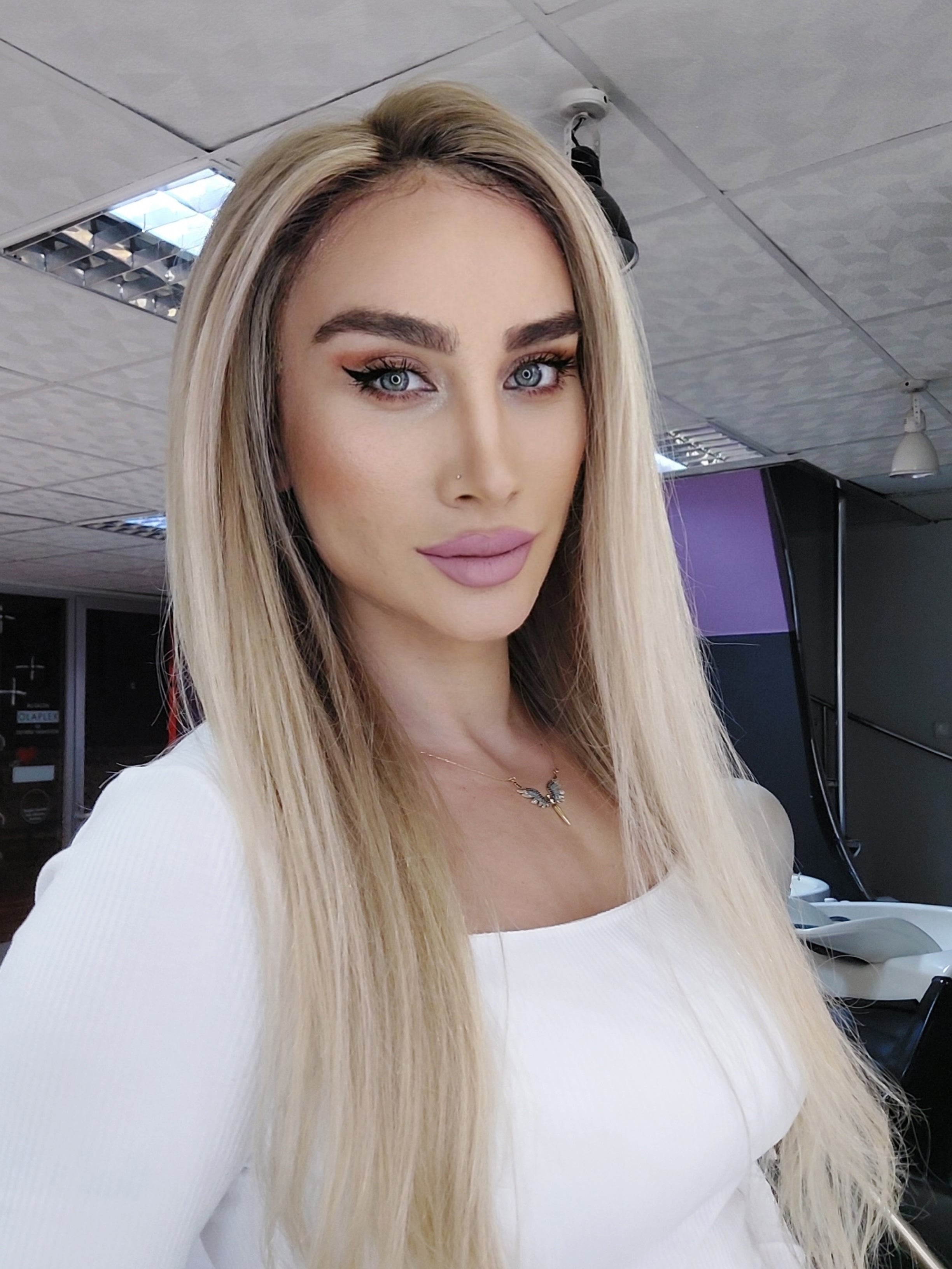 ANASTASIA BEBEK PLATİN SARIŞIN RÖFLELİ DANTEL PERUK ÜNİTESİ