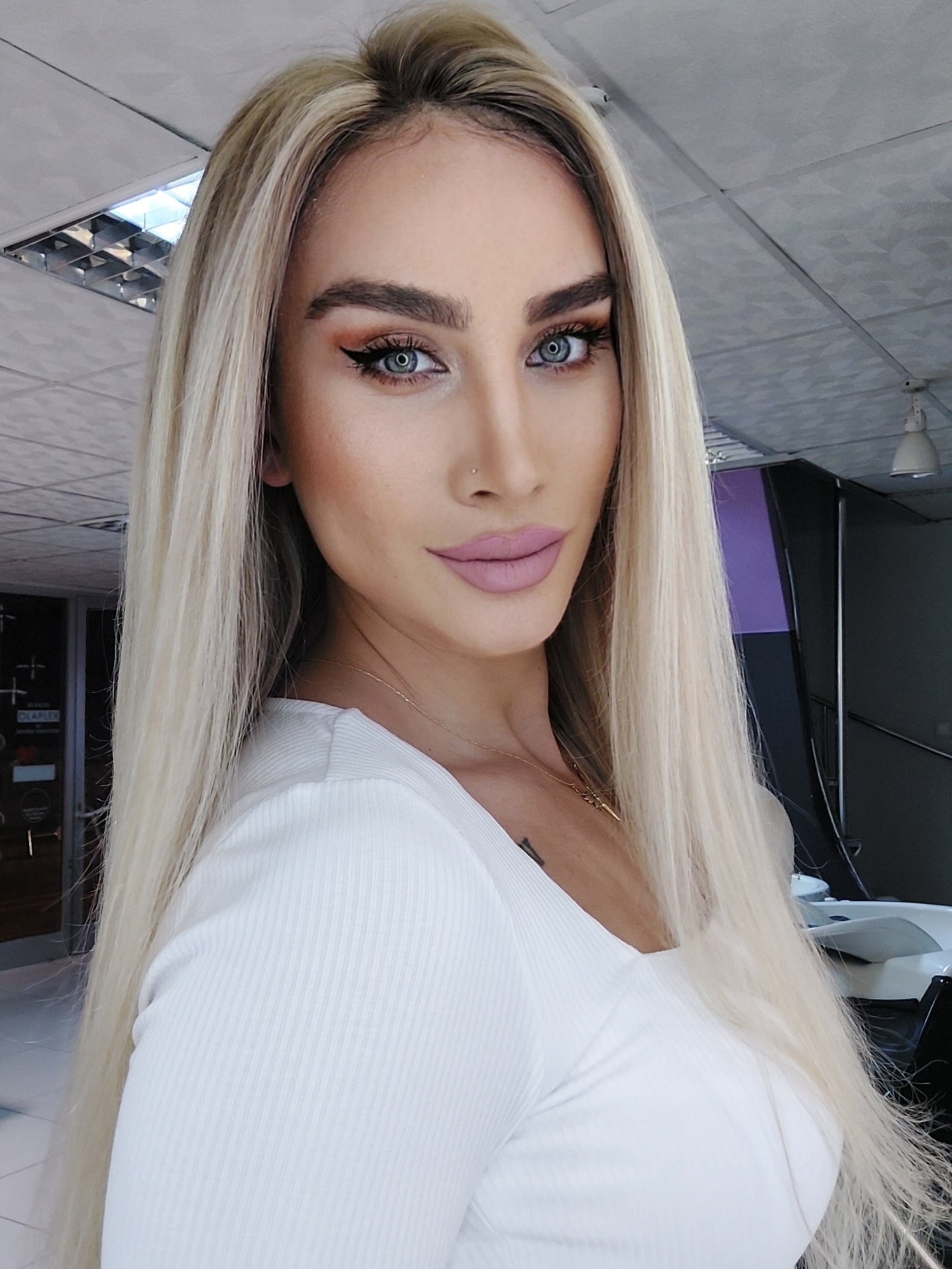 ANASTASIA BEBEK PLATİN SARIŞIN RÖFLELİ DANTEL PERUK ÜNİTESİ