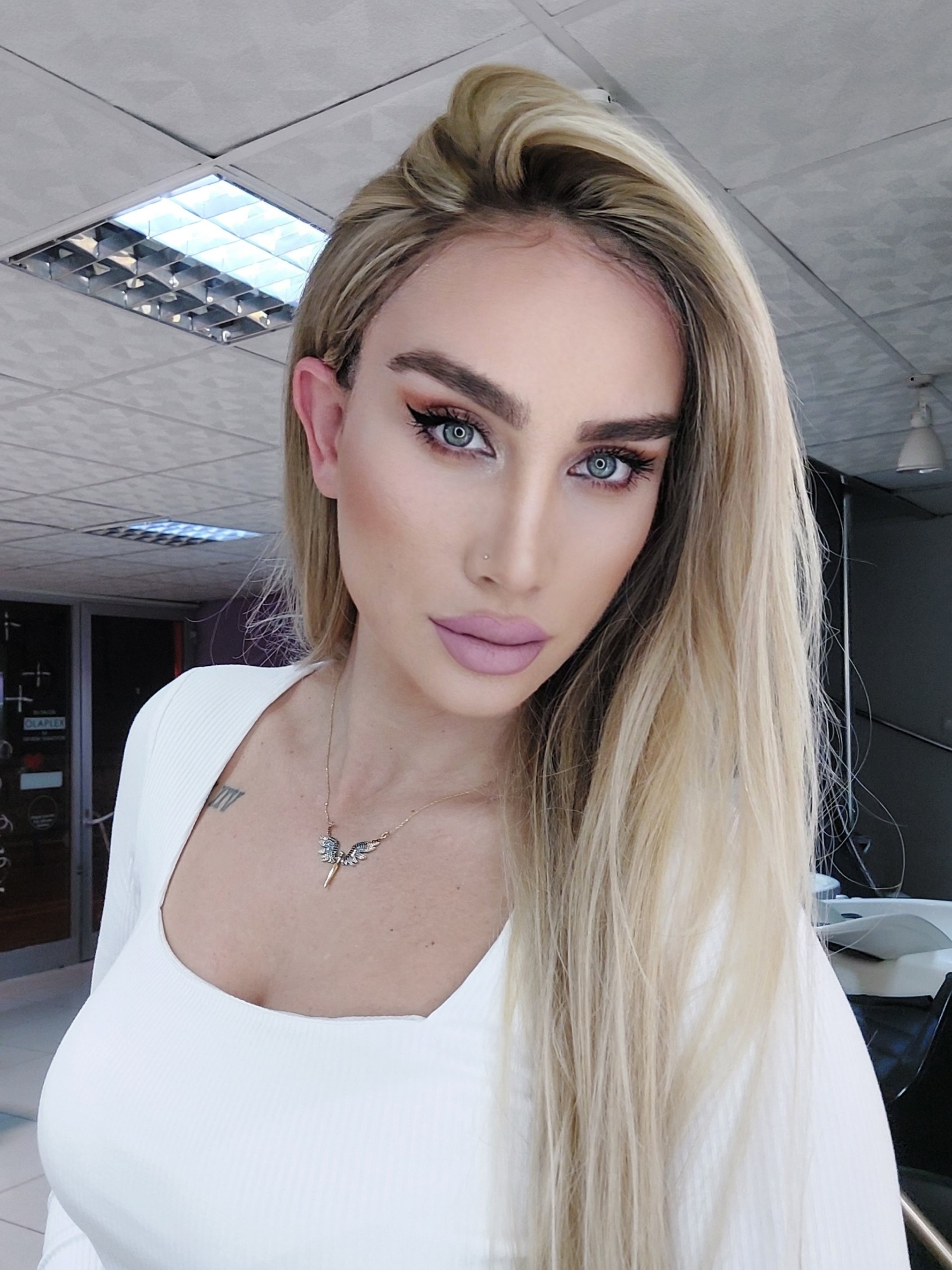 ANASTASIA BEBEK PLATİN SARIŞIN RÖFLELİ DANTEL PERUK ÜNİTESİ