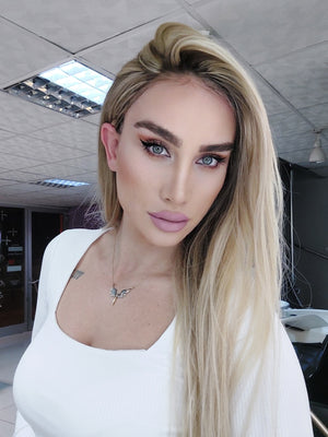 ANASTASIA BEBEK PLATİN SARIŞIN RÖFLELİ DANTEL PERUK ÜNİTESİ