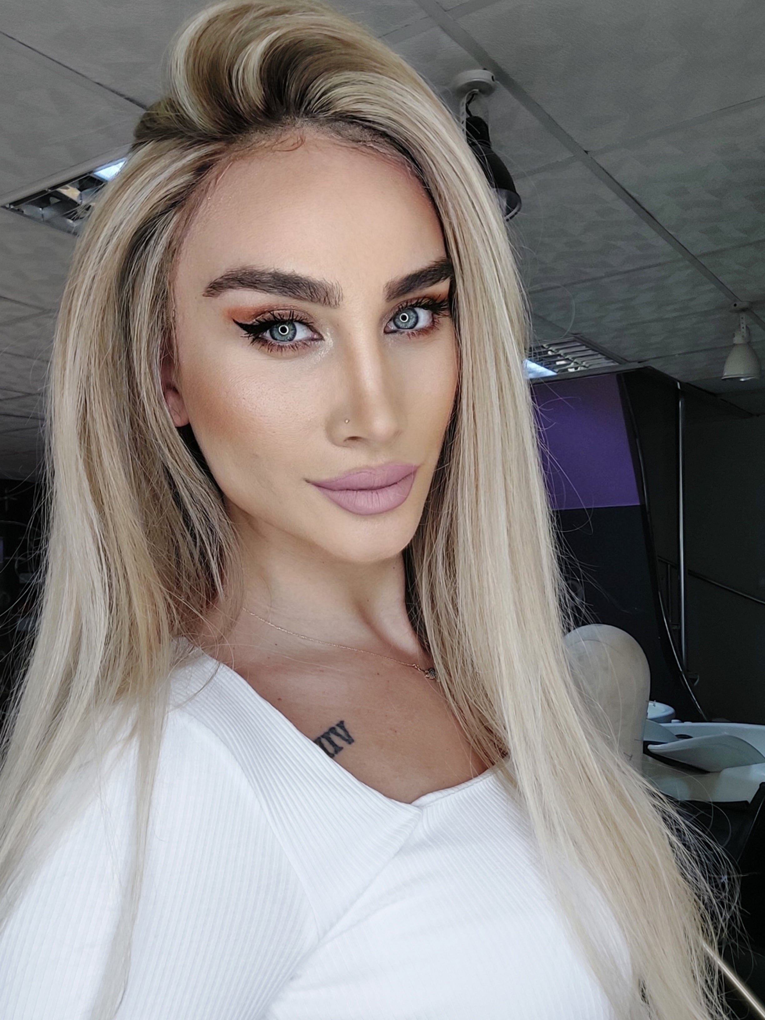 ANASTASIA BEBEK PLATİN SARIŞIN RÖFLELİ DANTEL PERUK ÜNİTESİ