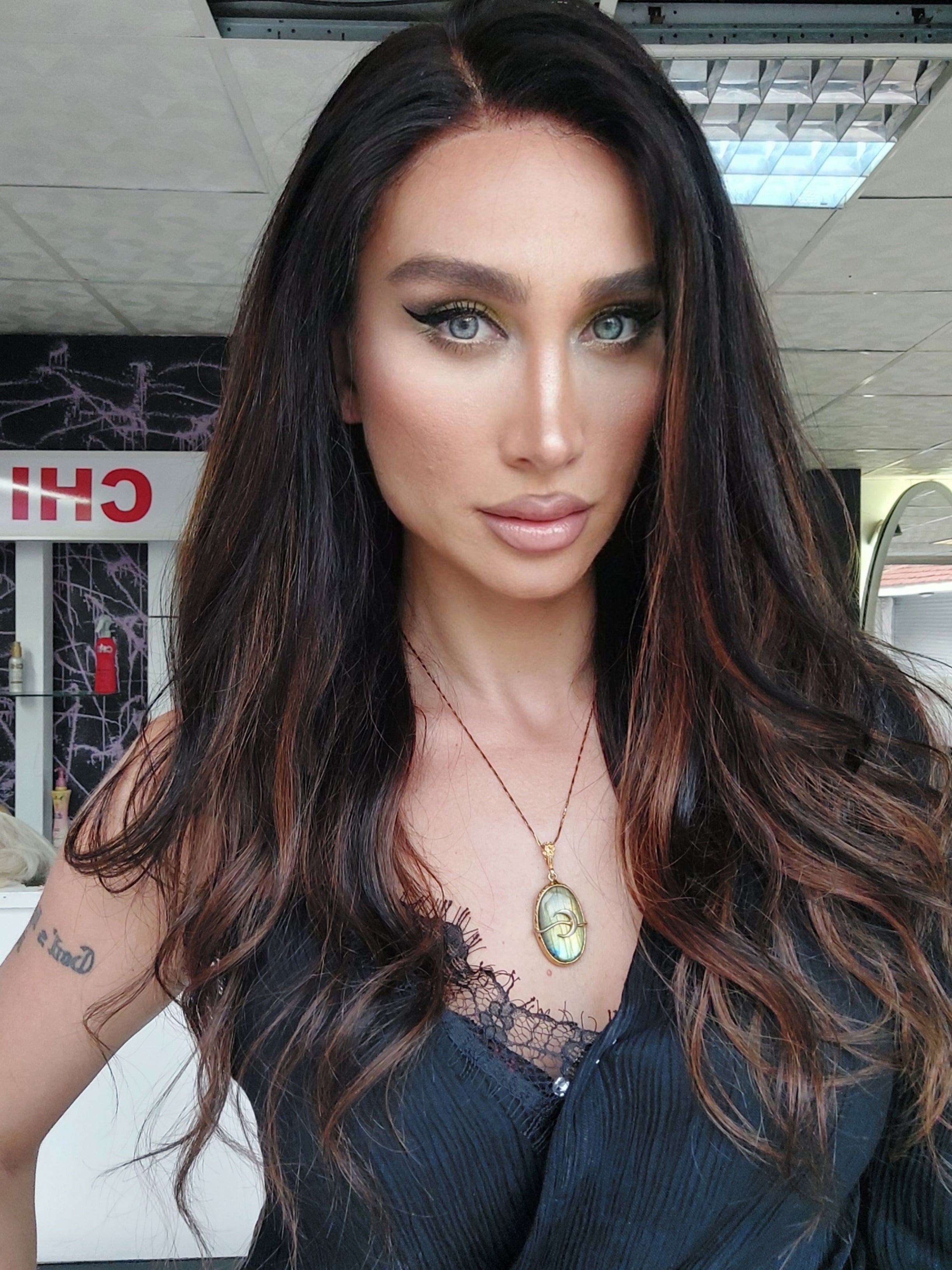 ARABELLA KOYU KAHVE DALGALI DOKULU IŞILTILI DANTEL PERUK ÜNİTESİ