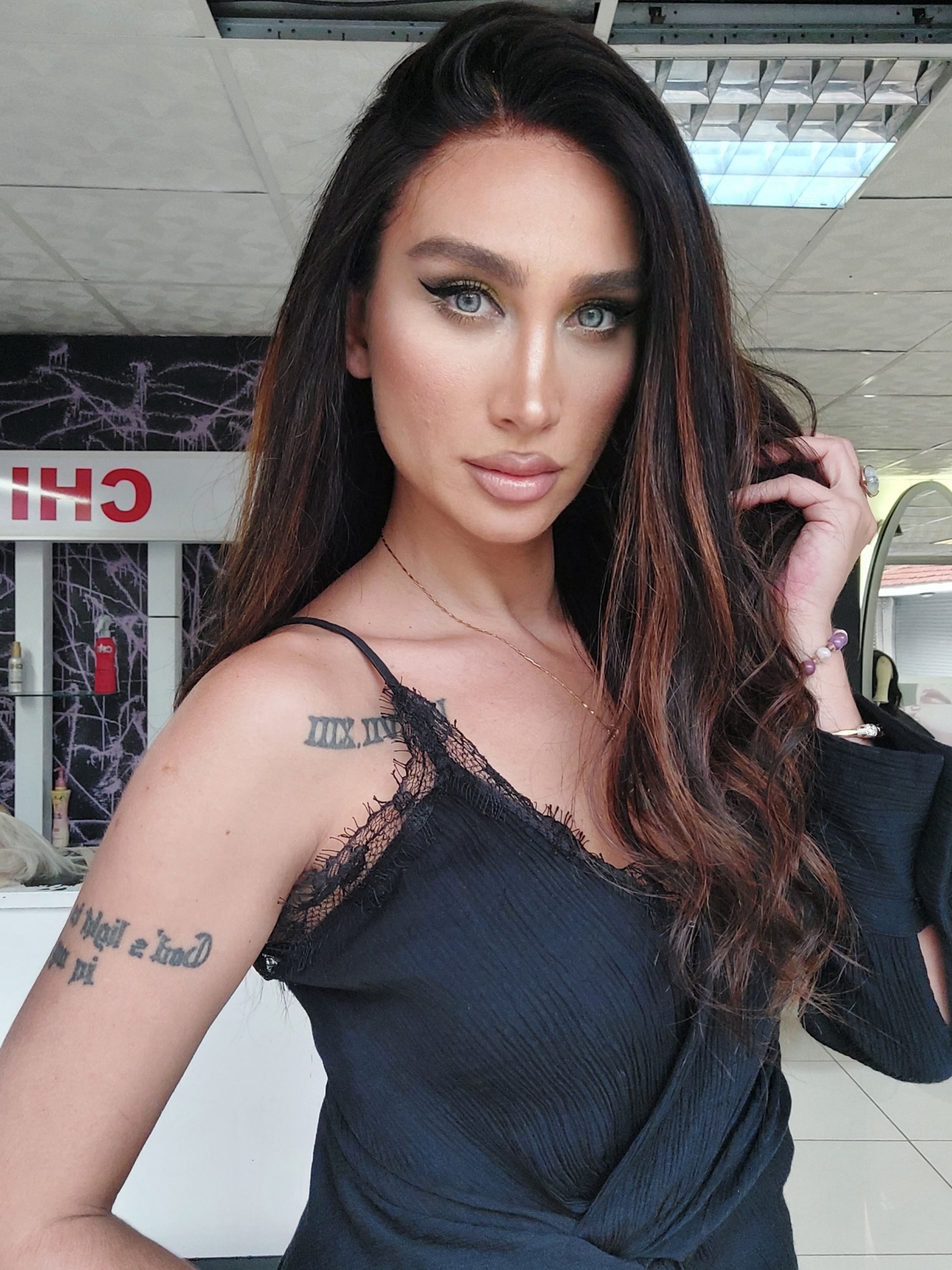 ARABELLA KOYU KAHVE DALGALI DOKULU IŞILTILI DANTEL PERUK ÜNİTESİ