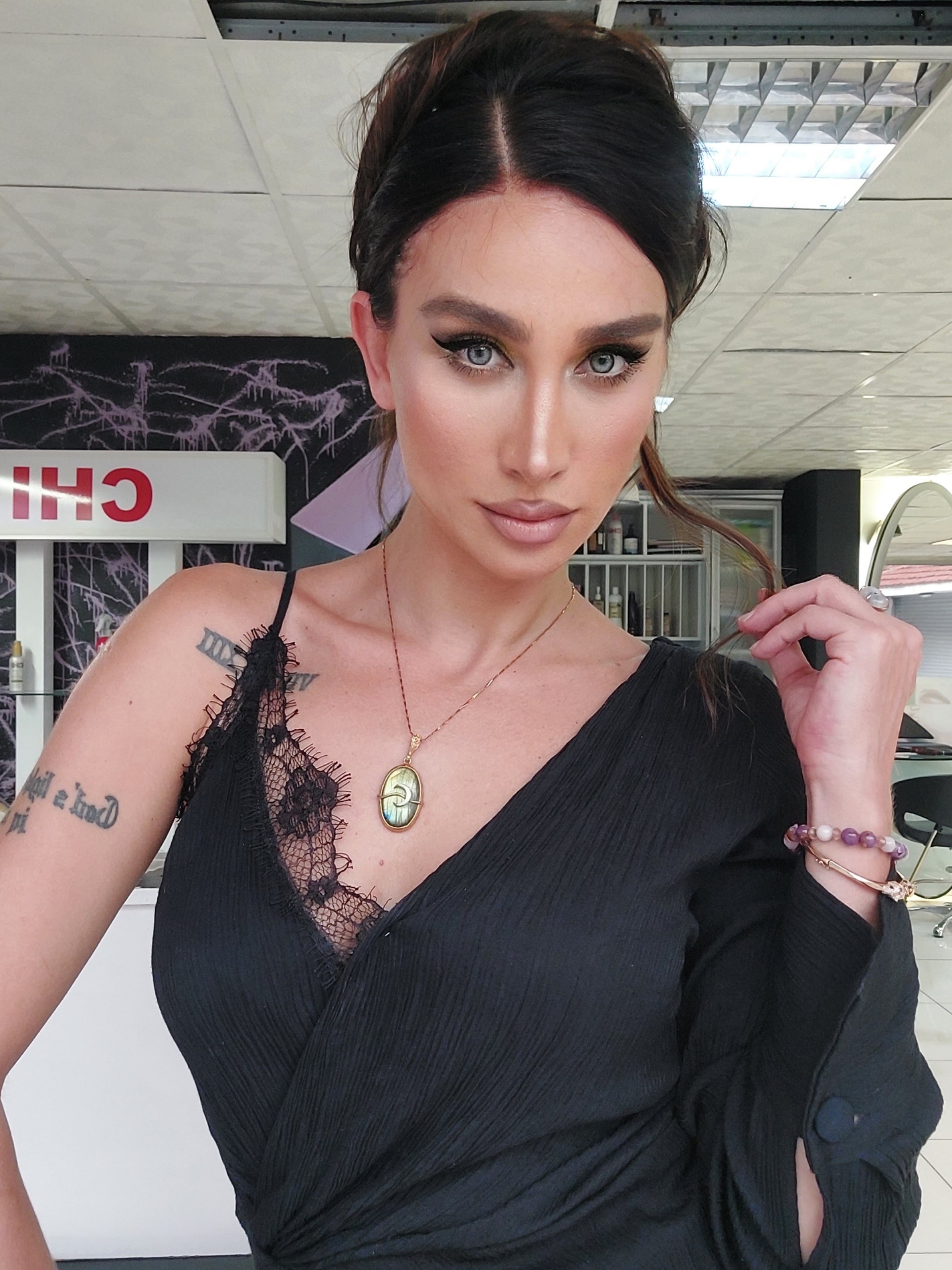 ARABELLA KOYU KAHVE DALGALI DOKULU IŞILTILI DANTEL PERUK ÜNİTESİ