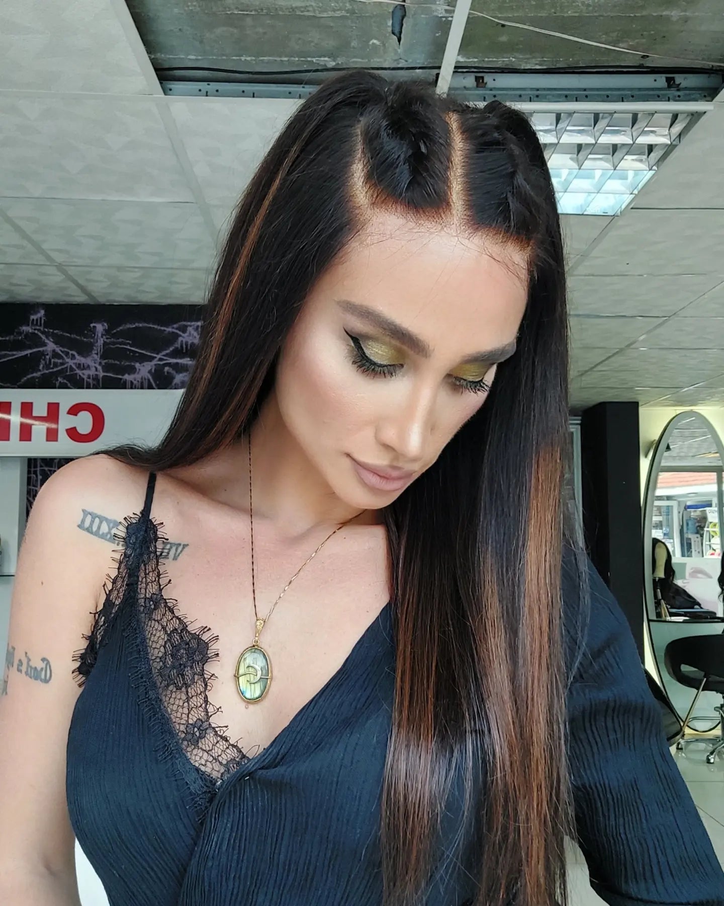 ARABELLA KOYU KAHVE DÜZ DOKULU IŞILTILI DANTEL PERUK ÜNİTESİ