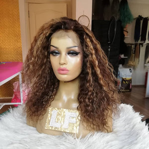 CARMEN KAHVERENGİ IŞILTILI KINKY KIVIRCIK DANTEL PERUK ÜNİTESİ
